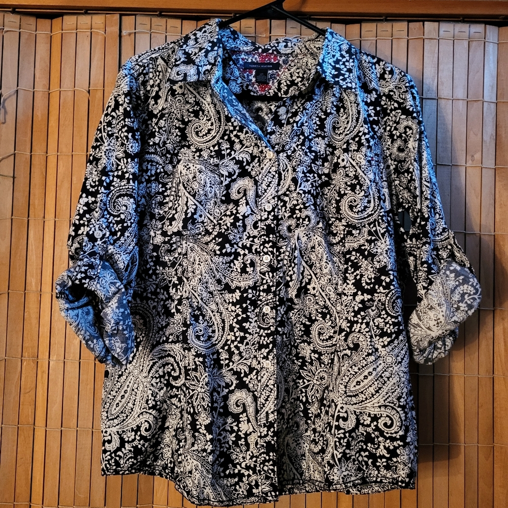 Womens Large Tommy Hilfiger black and white print button down blouse